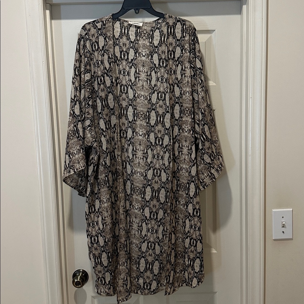 ADORA Snake Pattern Top in Black and Cream